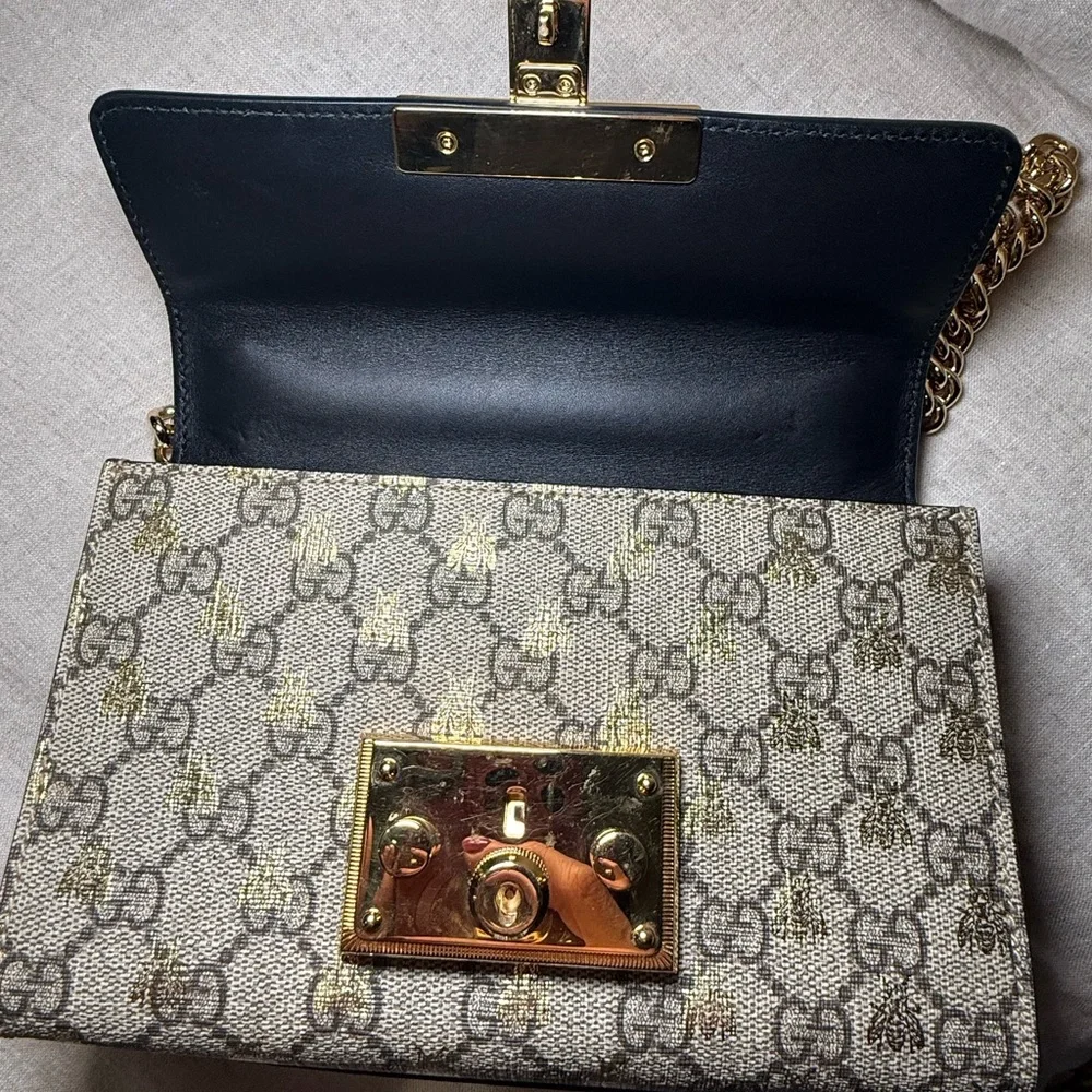 Gucci Padlock GG Supreme Bee Shoulder Bag Gold Chain Small Crossbody Rare - Picture 10 of 16